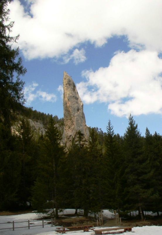 Le Monolithe de Sardières